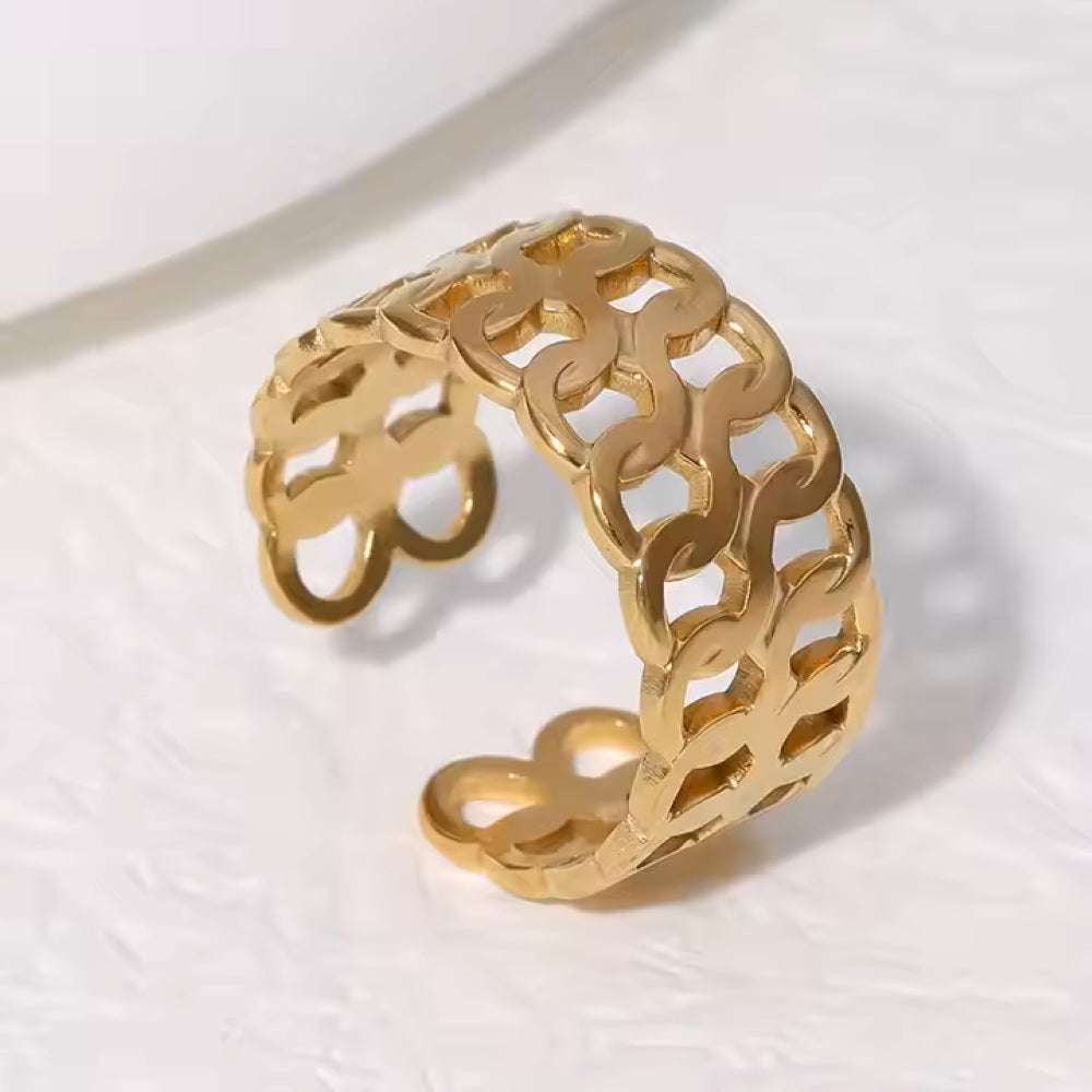 Golden Link Ring