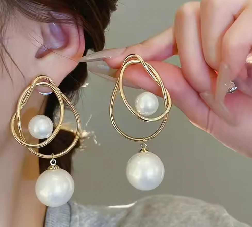 Swirl Pearl Earrings