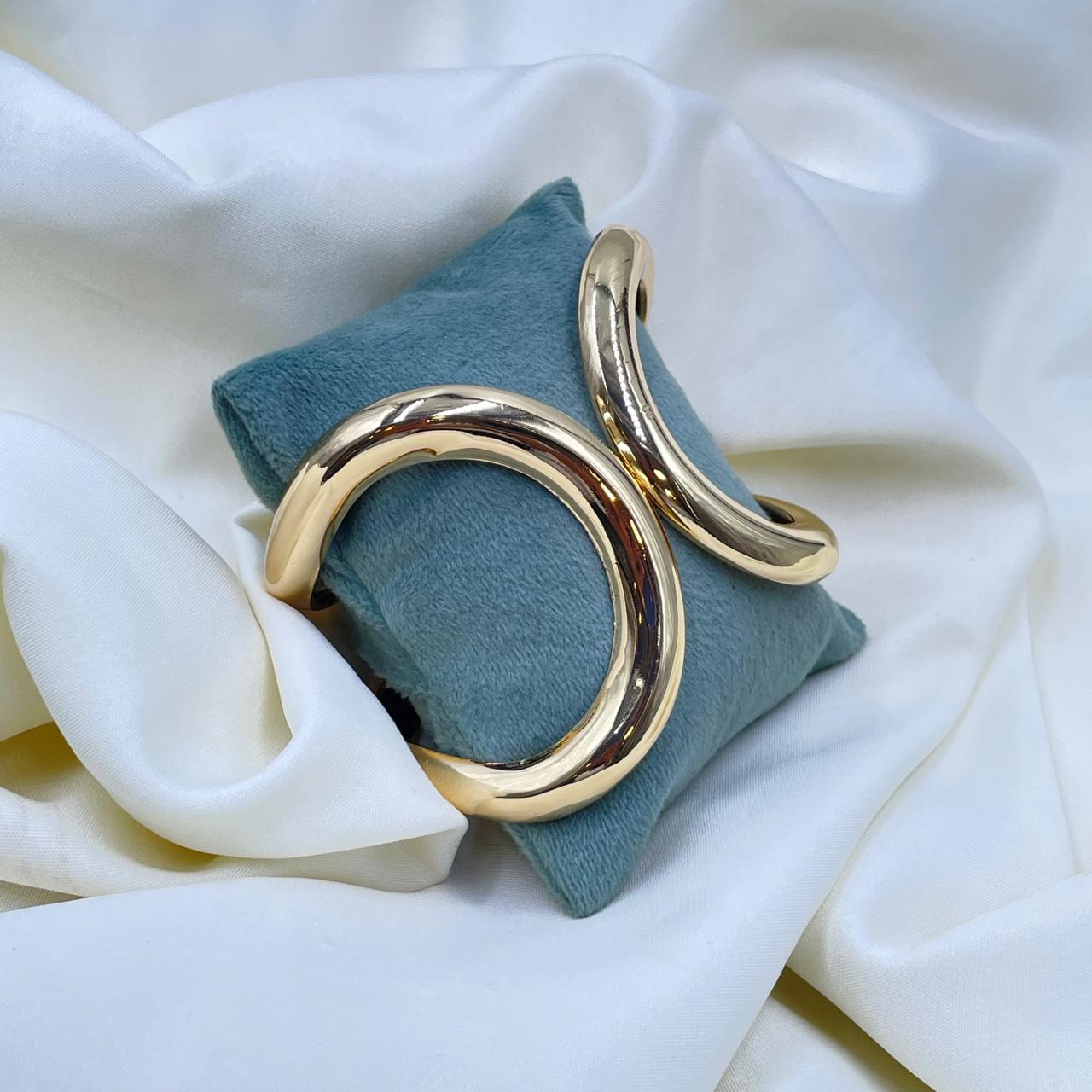 Dual Arc Statement Kada