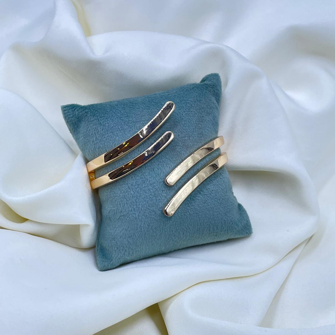 Aira Luxe Statement Kada