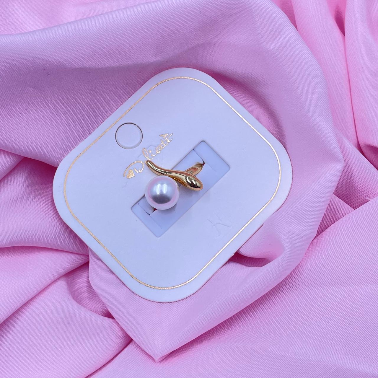 Radiance Knot Ring