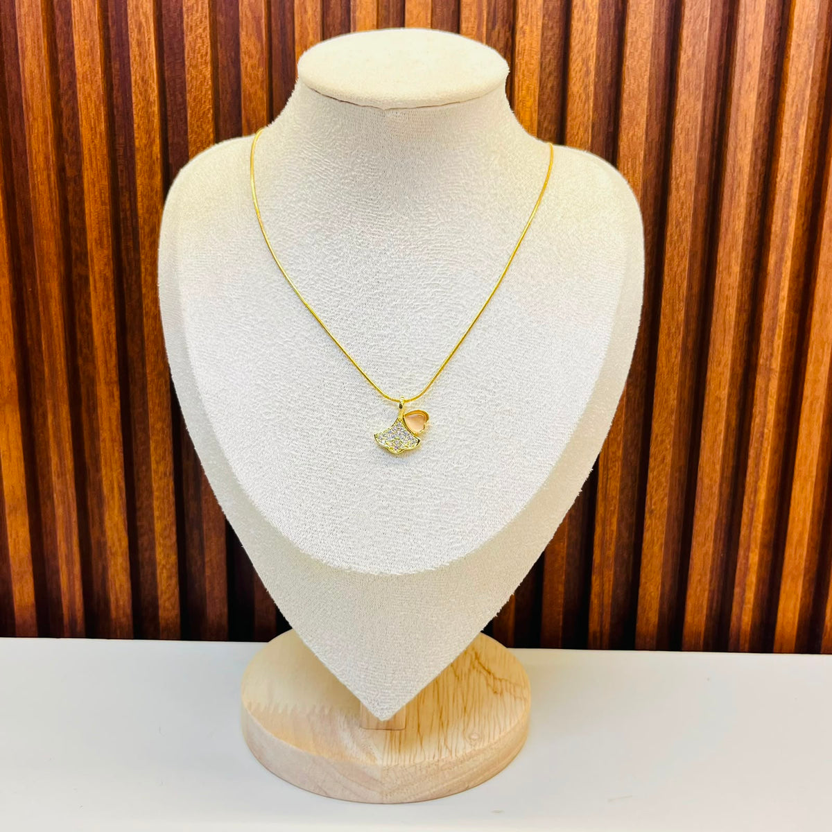 The Opal Bloom necklace