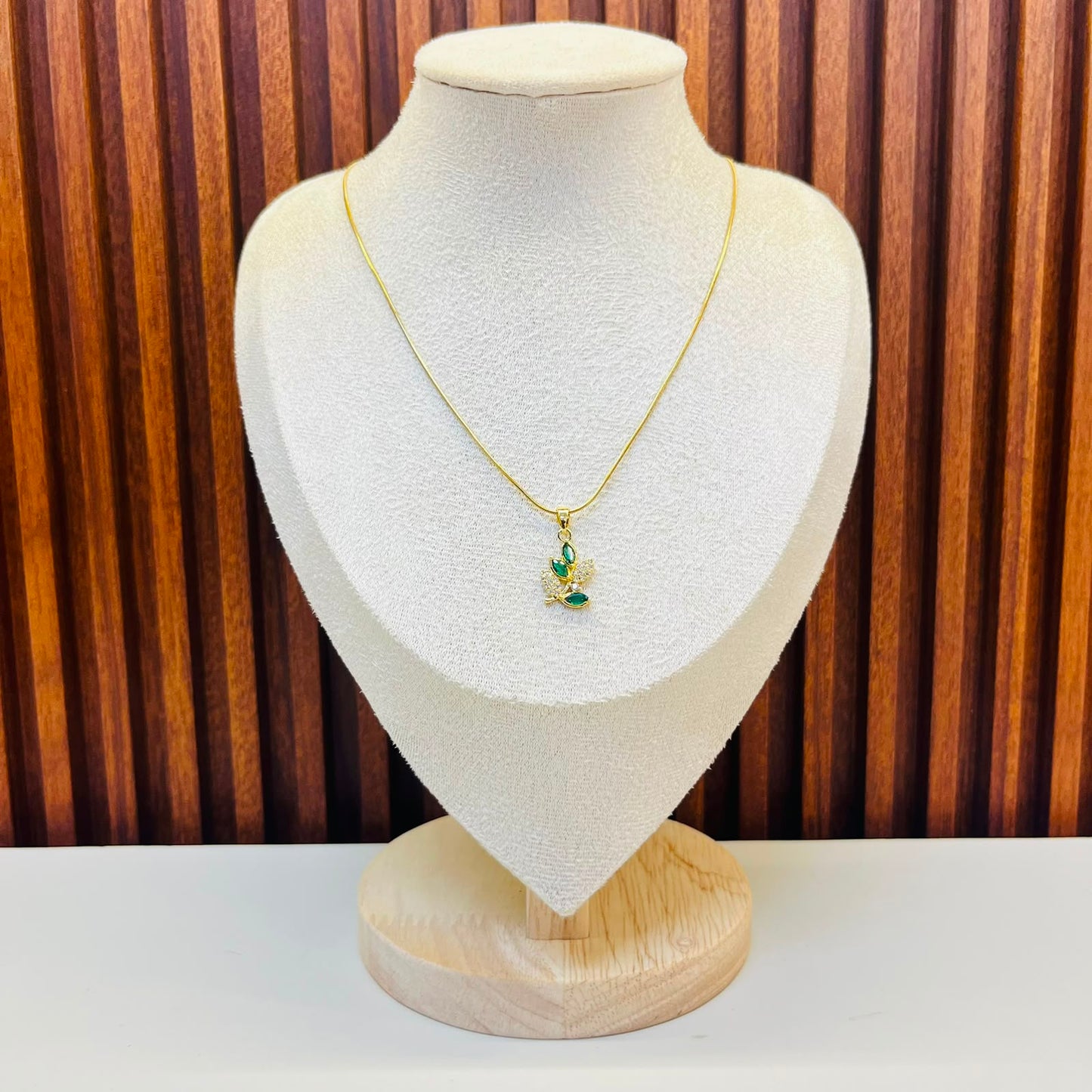 Green Elegance Necklace