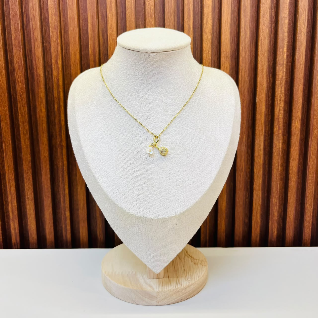 White Flower Necklace