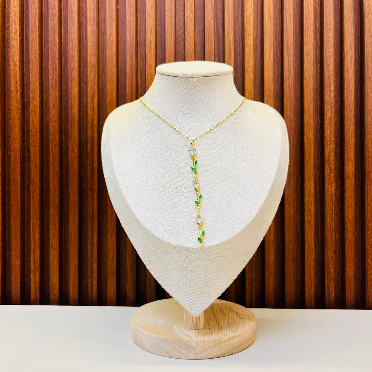 Green And White Stones Necklace