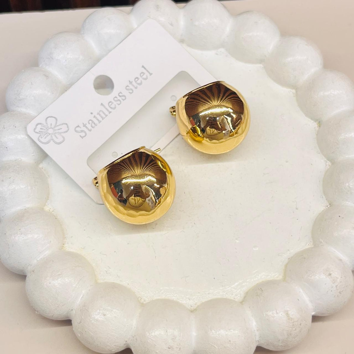 Oval Crest Earrings
