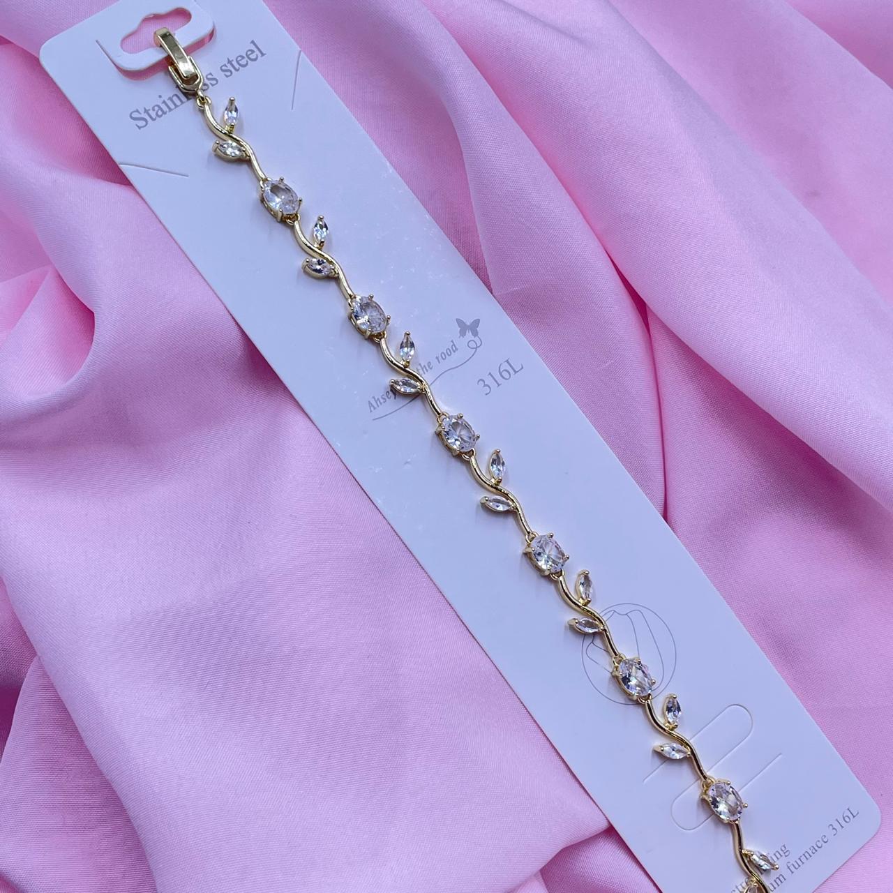 Golden Tulip Link Bracelet