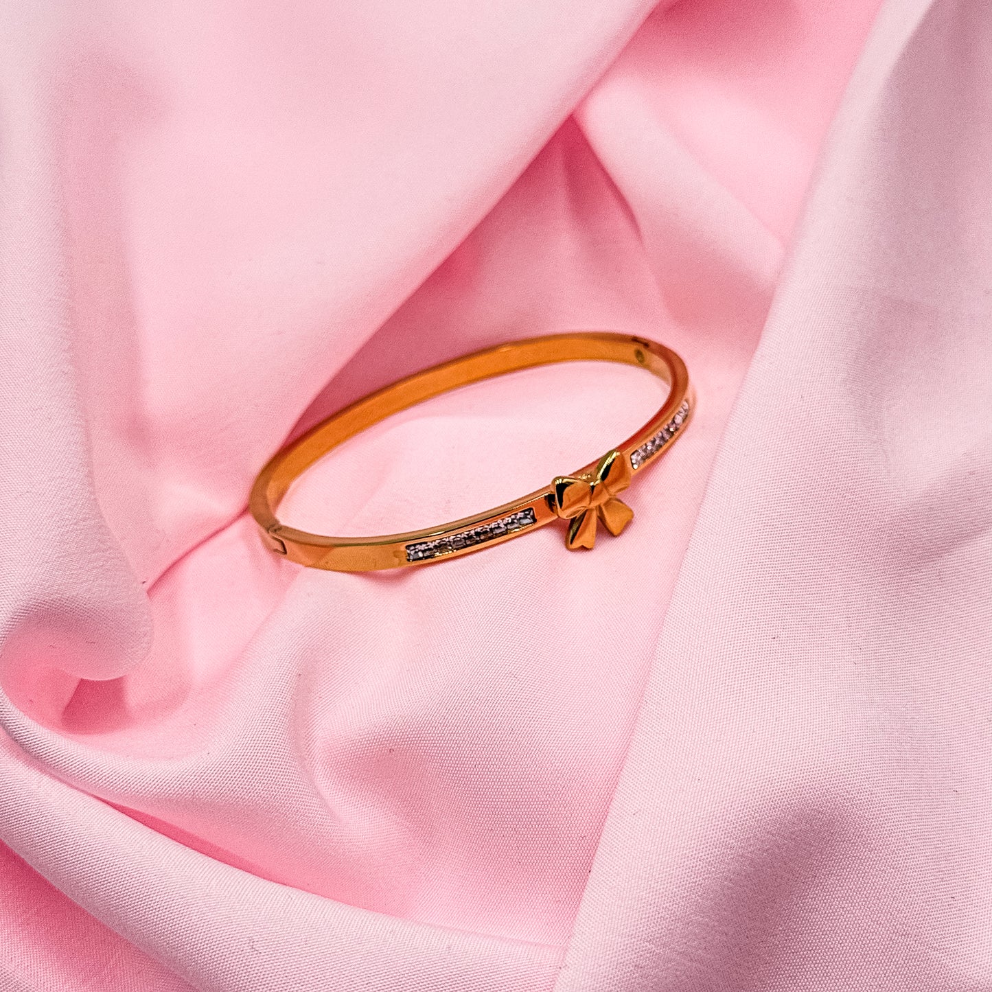 Zirconia Bow Delight