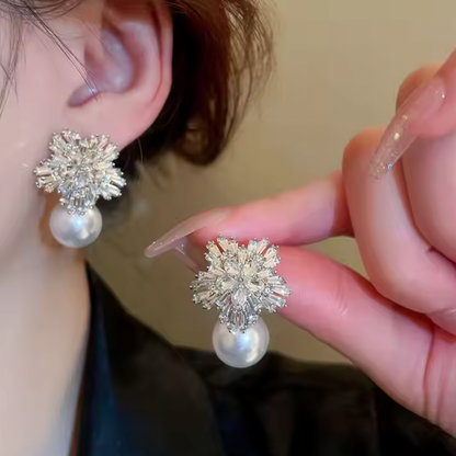 Snowflake Pearl Earring