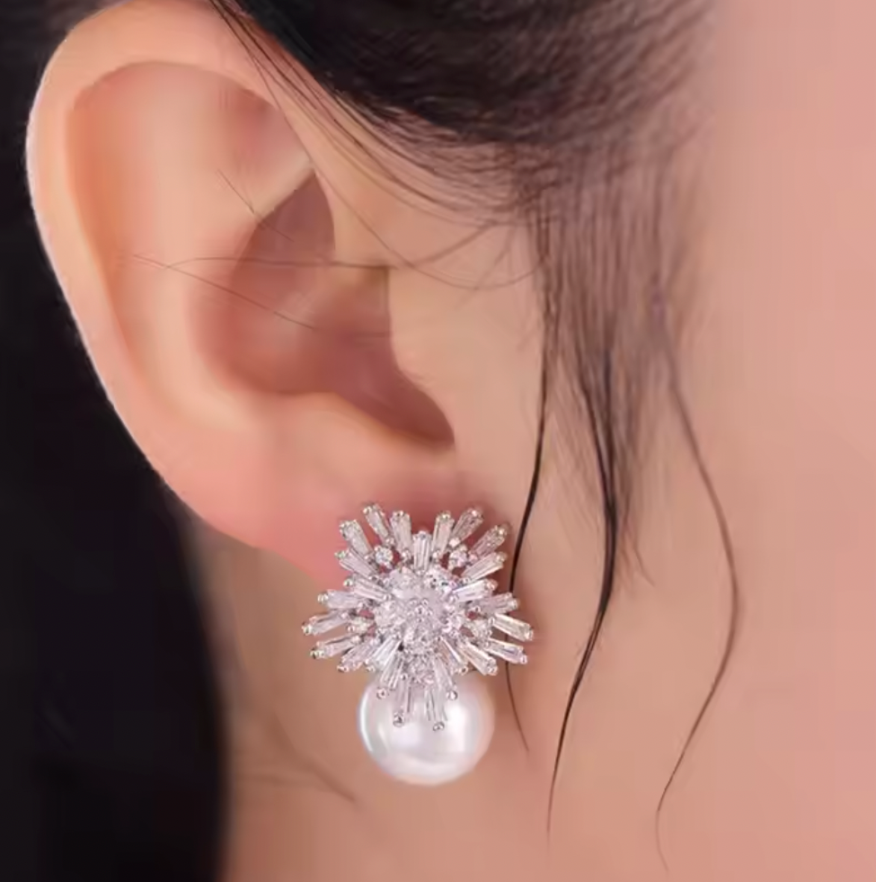 Snowflake Pearl Earring