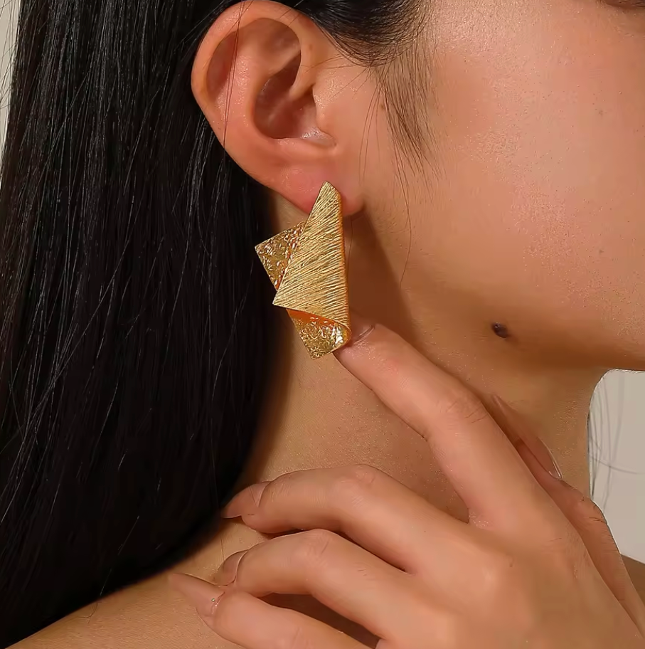 Angular Aura Earrings