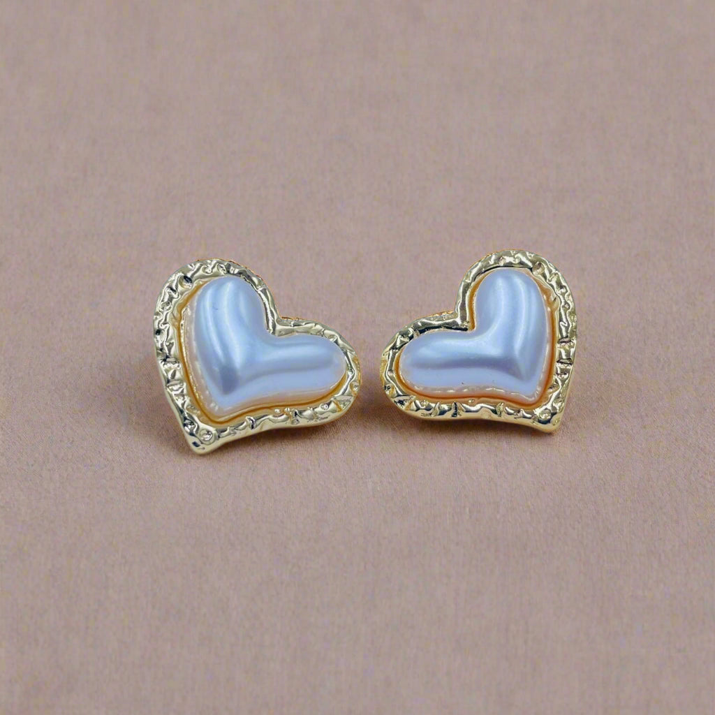 Pearl Affection Studs