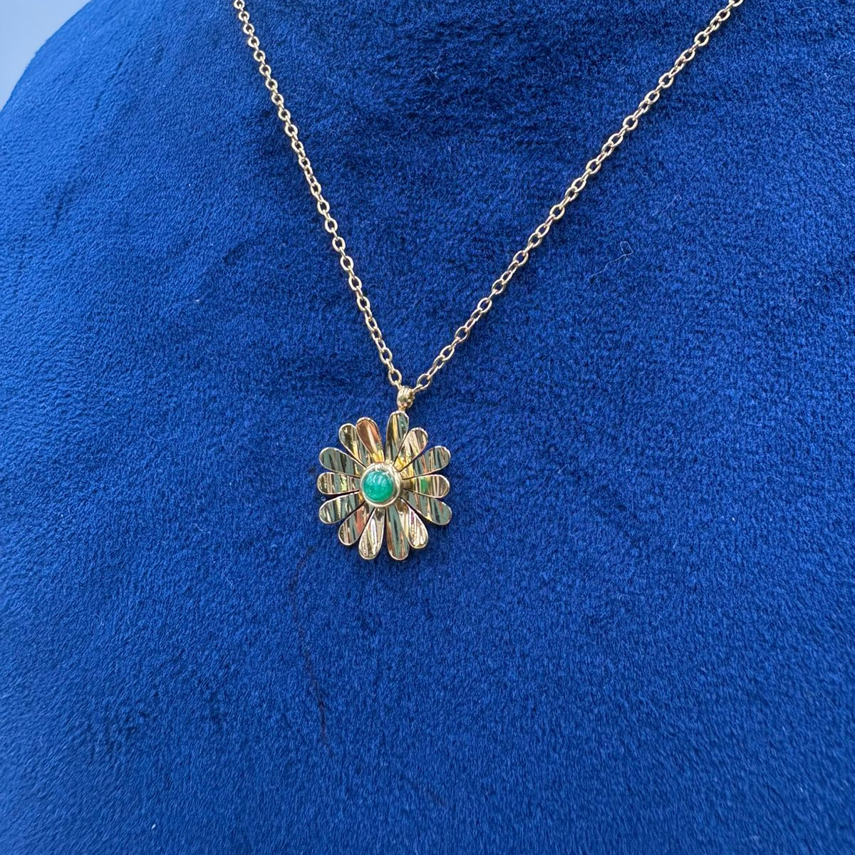 Green Flower Neckalce