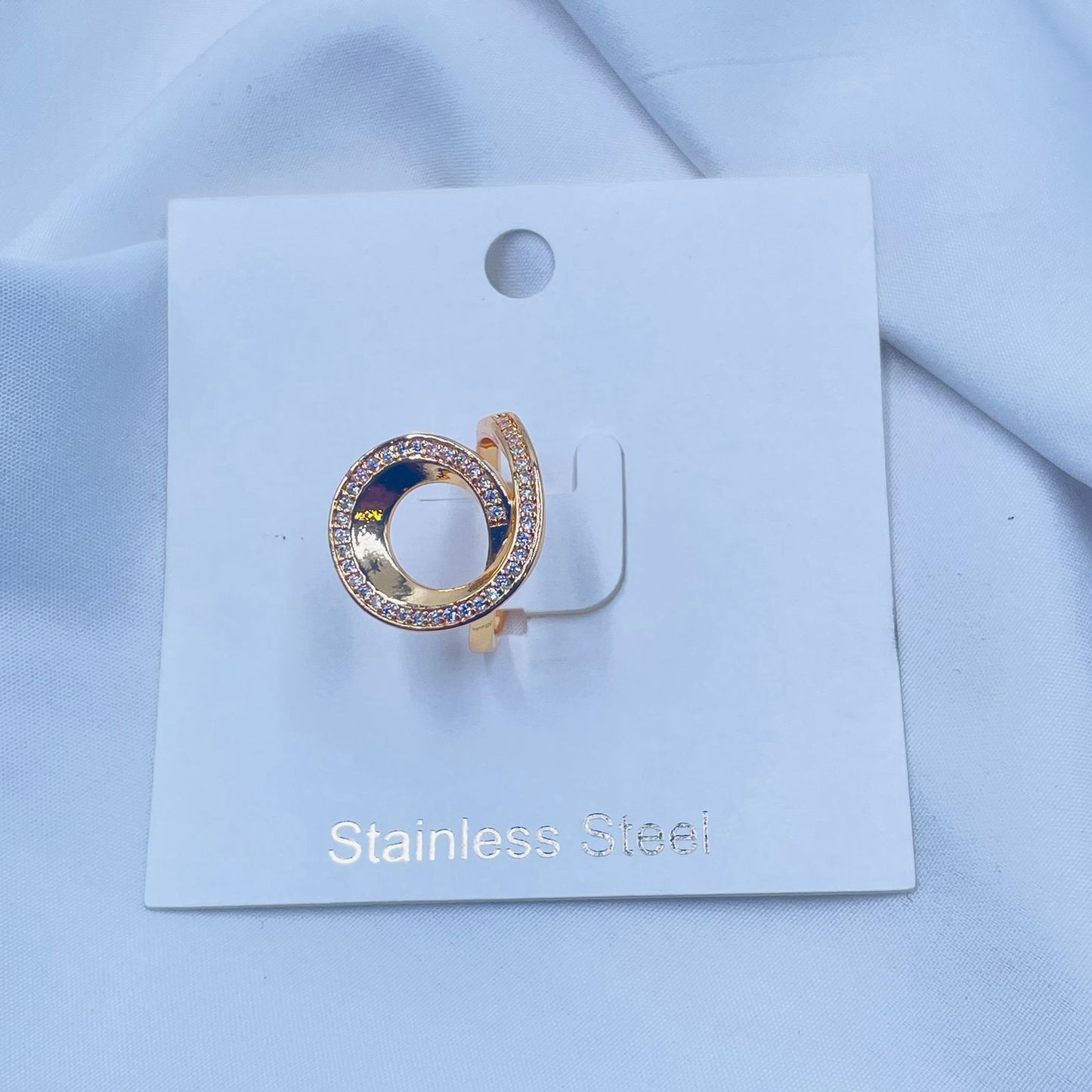 Classic Gap Diamond ring