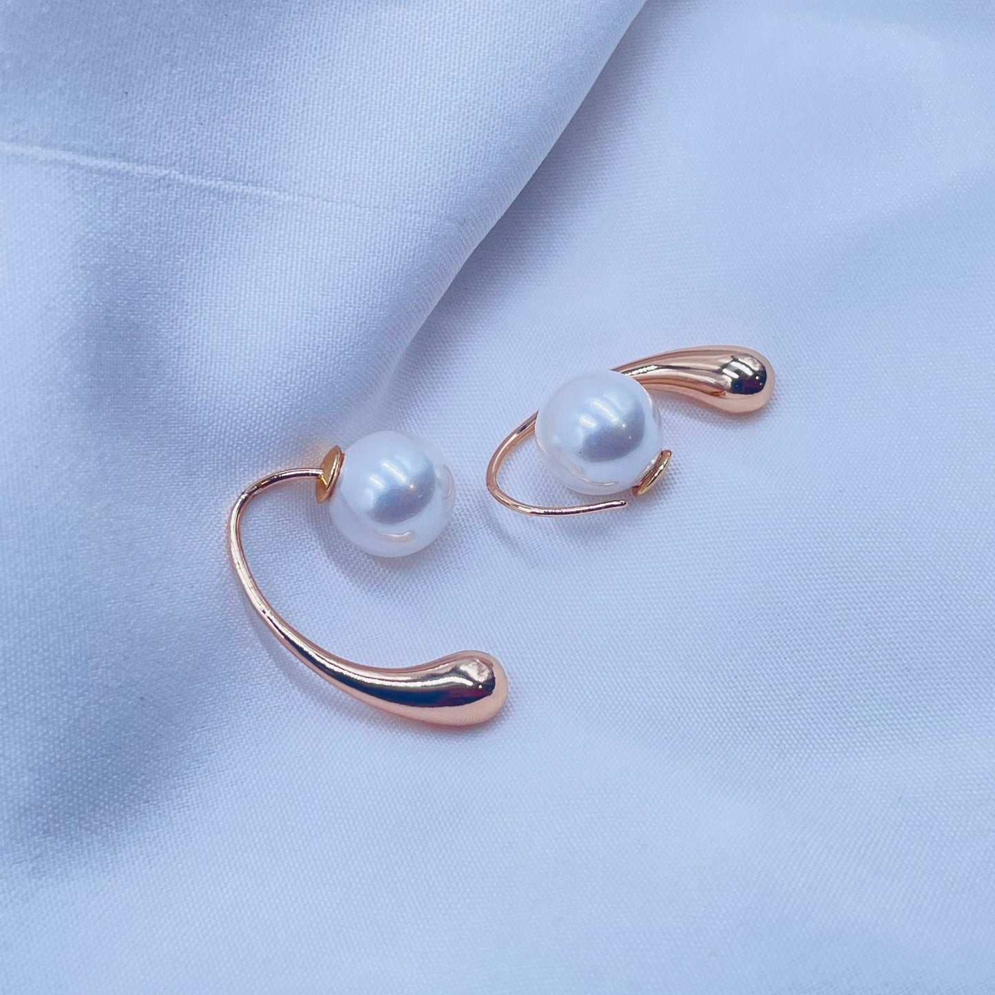Mother Of Pearl Hoops Earrings- XUPING
