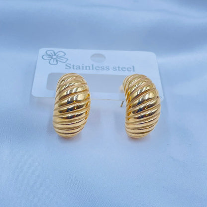 Ribbed Half-Hoops Earrings