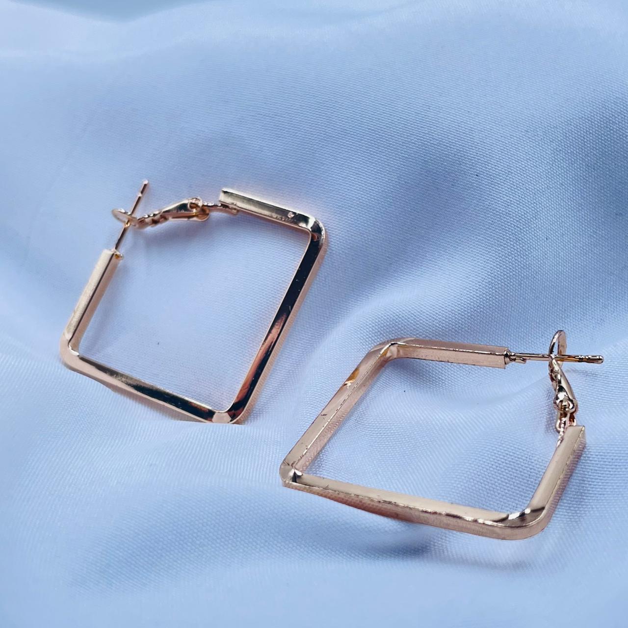 Minimal Mod Square Hoop Earrings