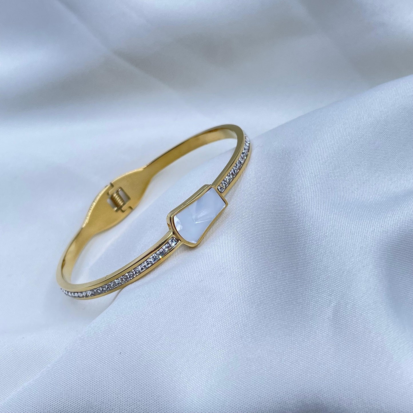 Central White Stone Bracelet