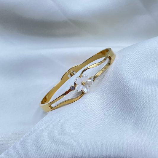 Flower With Stone bracelet