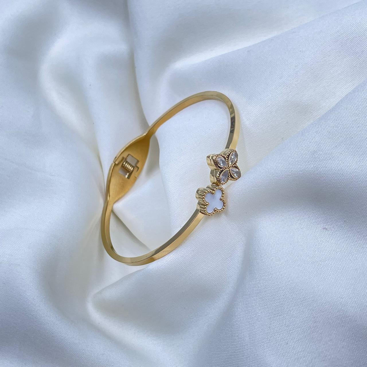 Golden Clover Bracelet