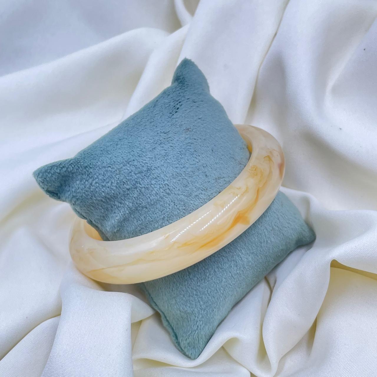 Floral White Resin Bracelet