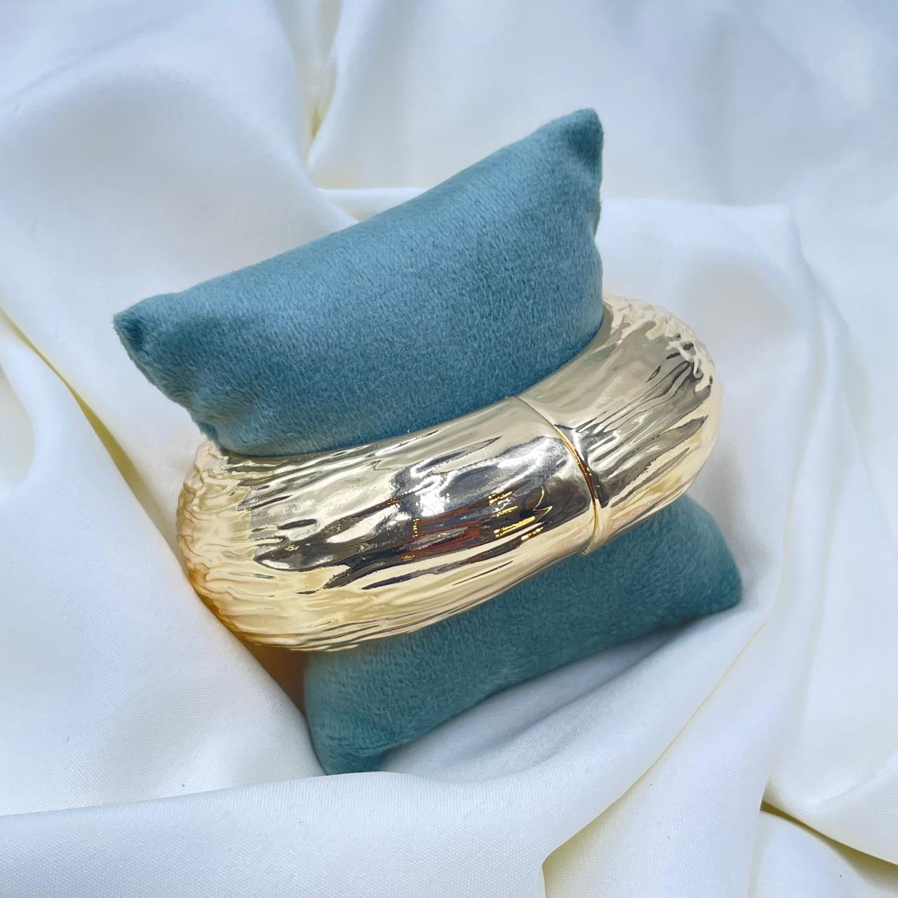 Trisha Luxe Statement Kada