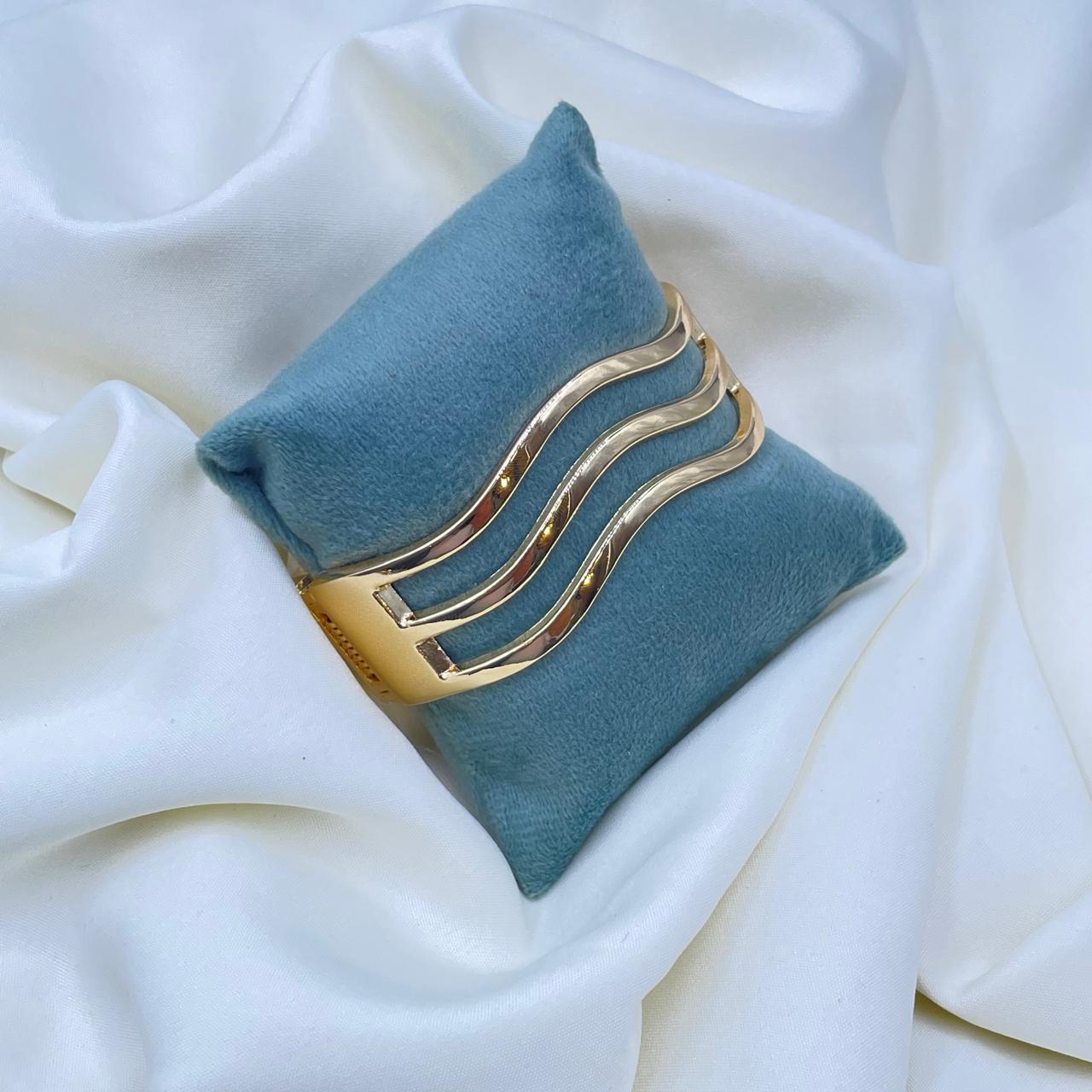 The Wave Statement Kada