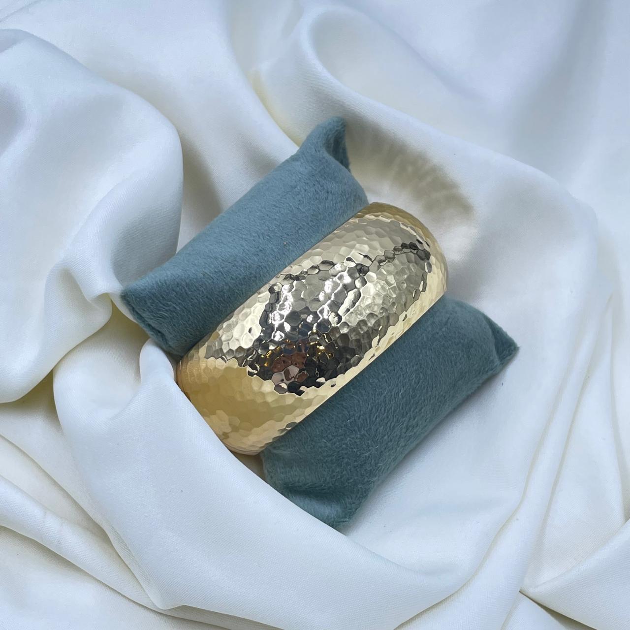 Luxora Statement Kada