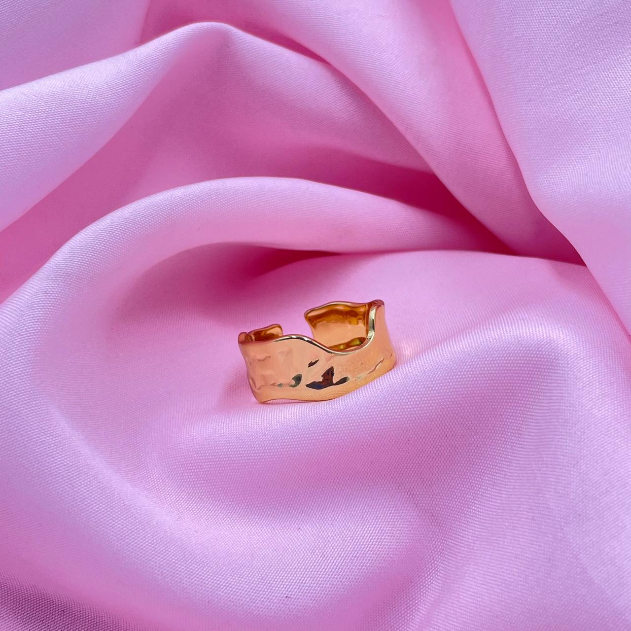 Organic Curve Ring