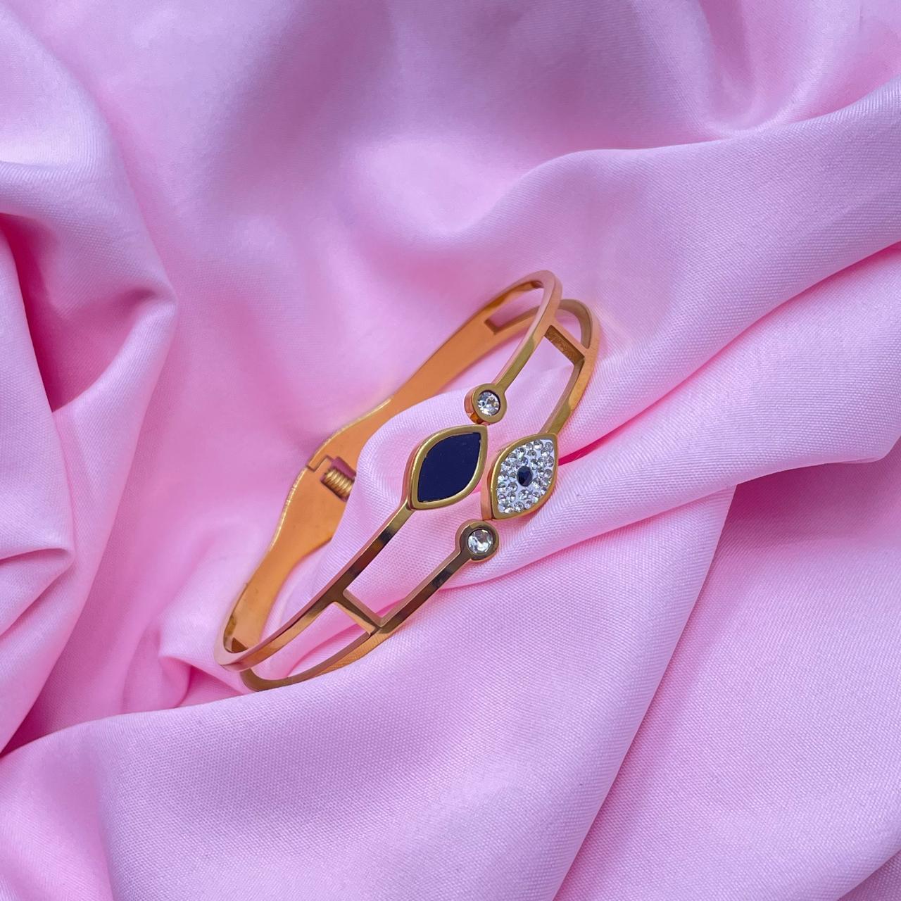 Divine Curve Bracelet