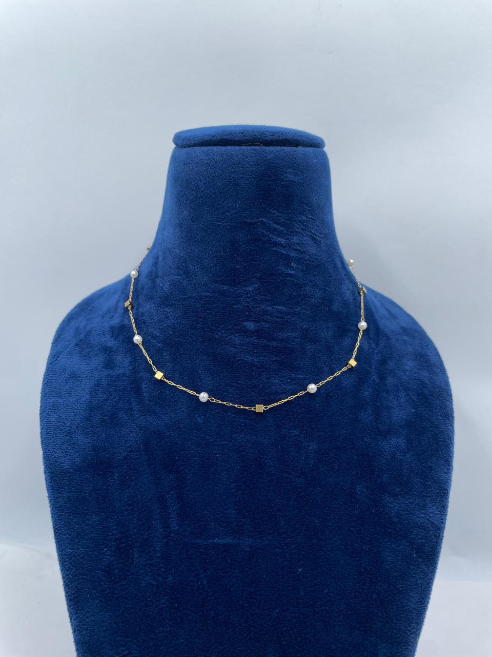 Minimal Pearl  Necklace