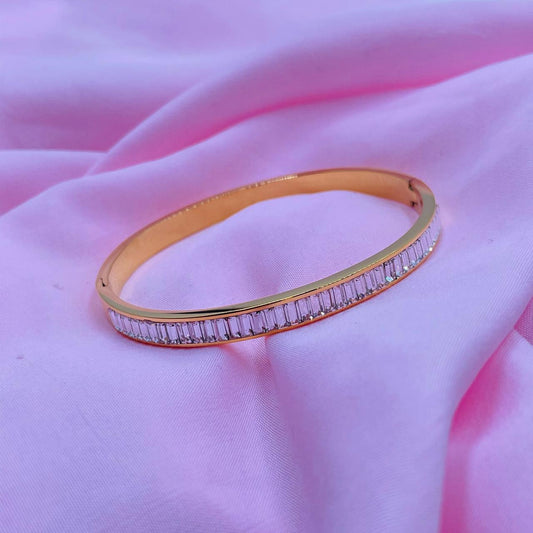 LuxeLoop Bracelet