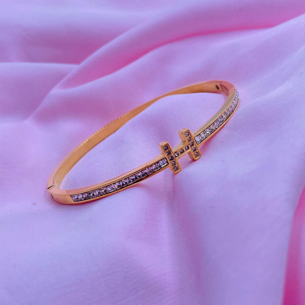 Regal Wrist Bracelet