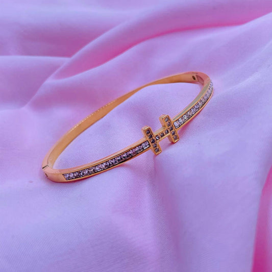 Regal Wrist Bracelet