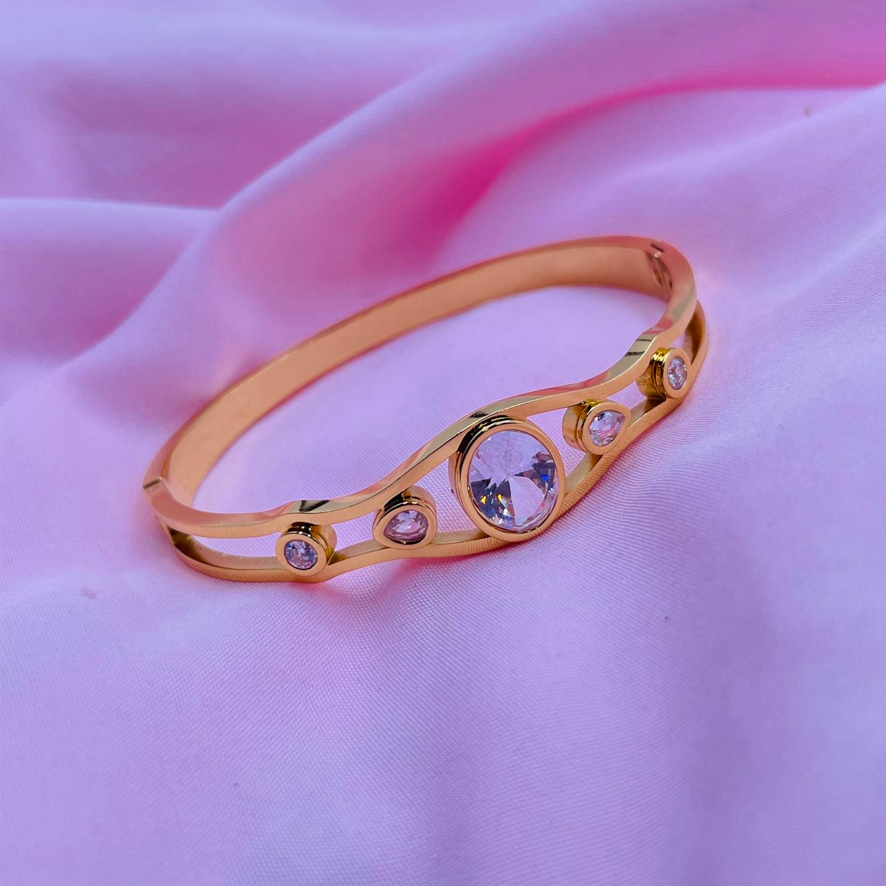 Subtle Spark Bracelet
