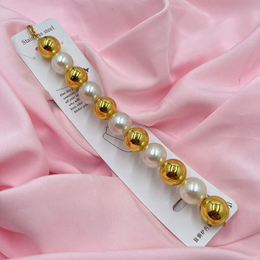 Modern Pearl Bracelet