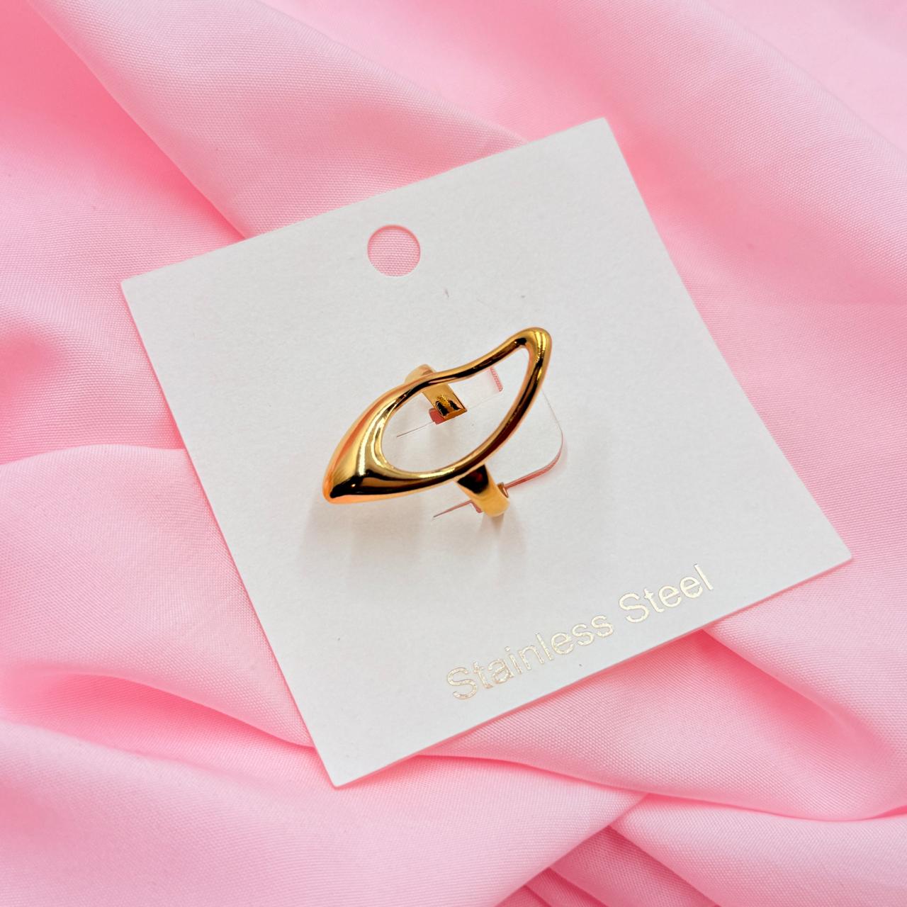 Titan Loop Ring