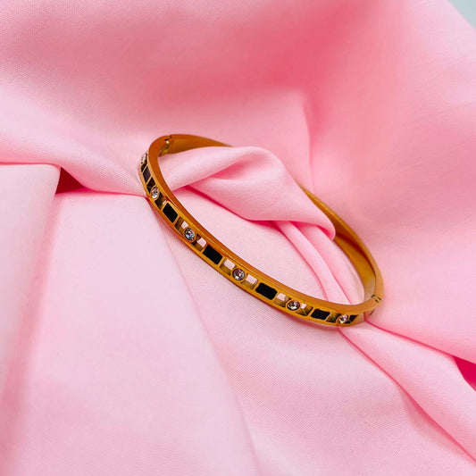 Divine Curve Bracelet
