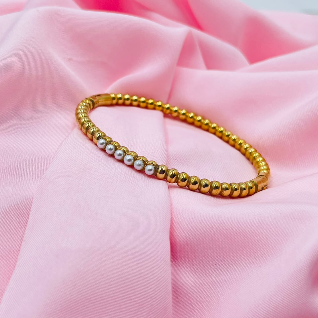 Minimal  Pearl Bracelet