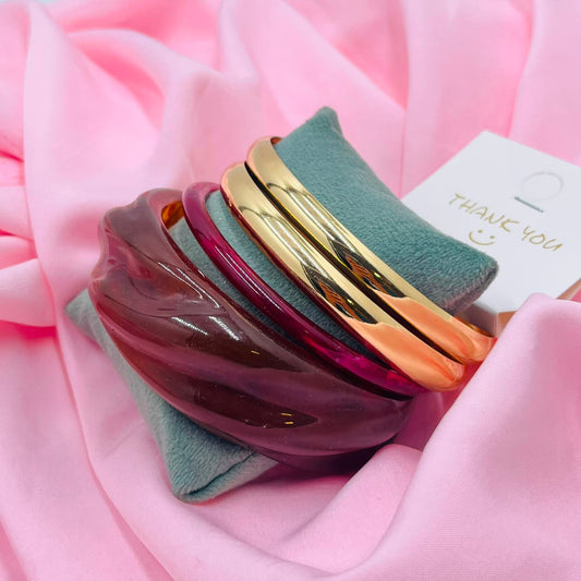 Crimson Elegance Resin Bracelet  Set of 4