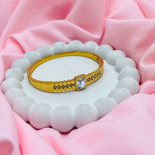Celeste Curve Kada Bracelet