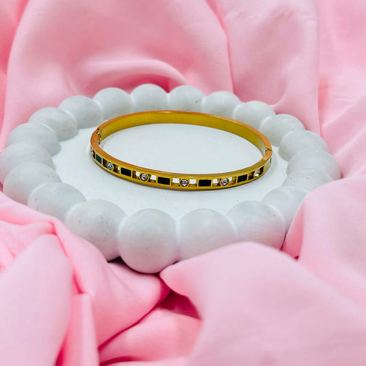 Divine Curve Bracelet