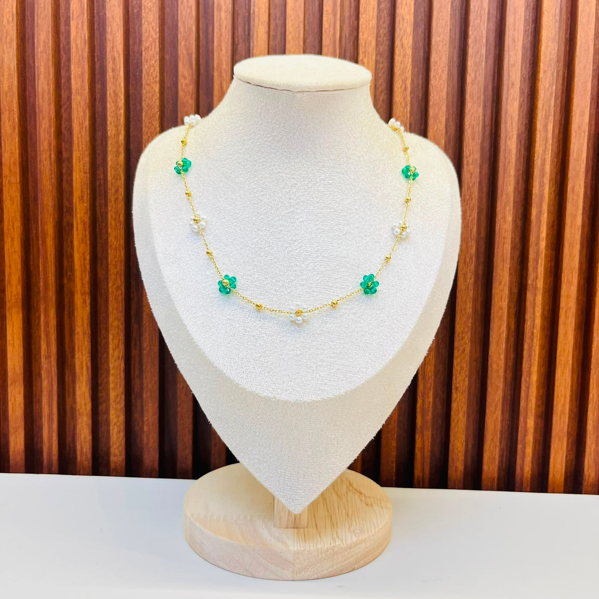 Regal Shine Flower Necklace