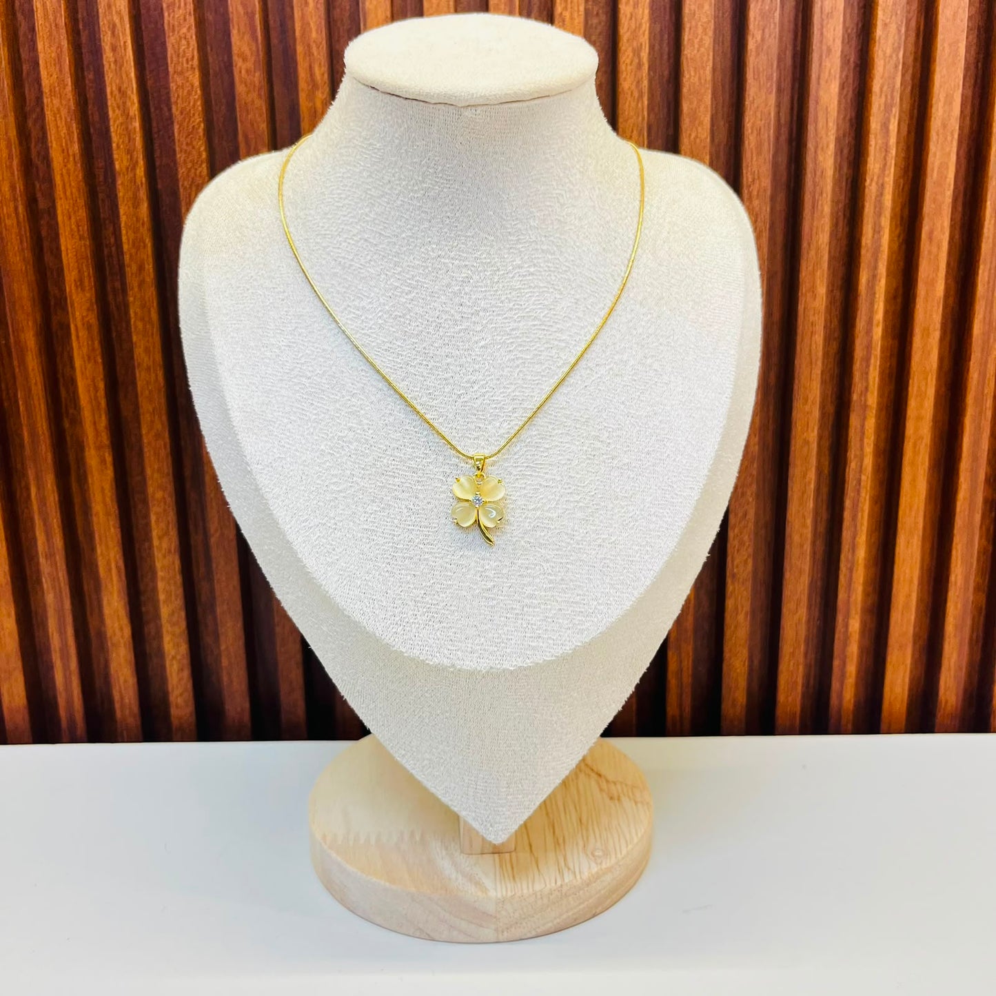 Elara Necklace