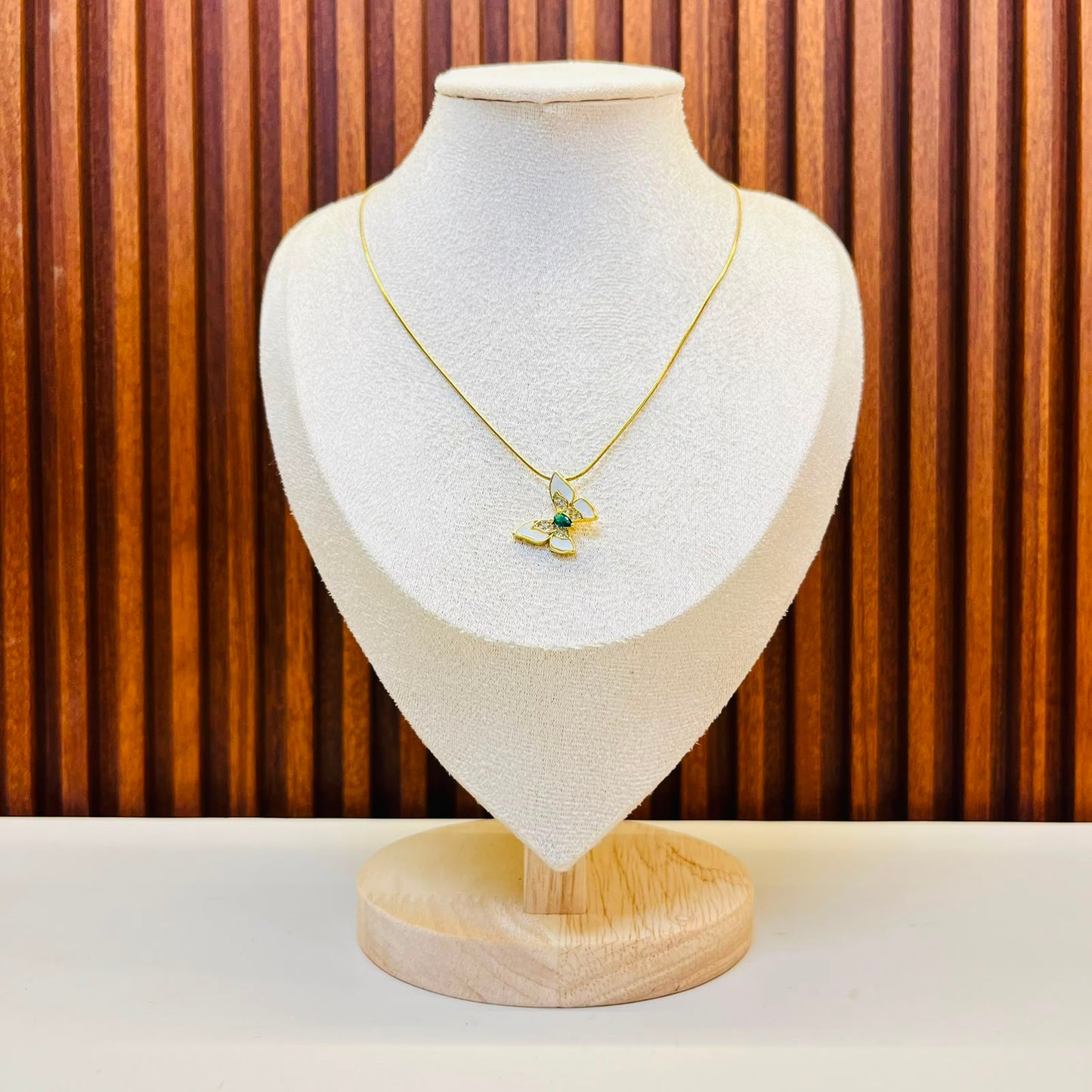 Leafy Luxe Necklace