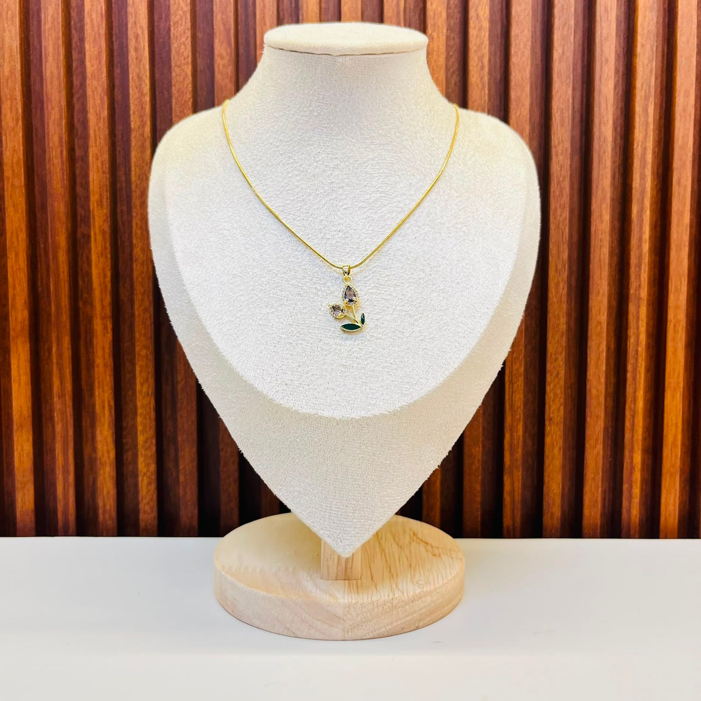Floral Shine Necklace