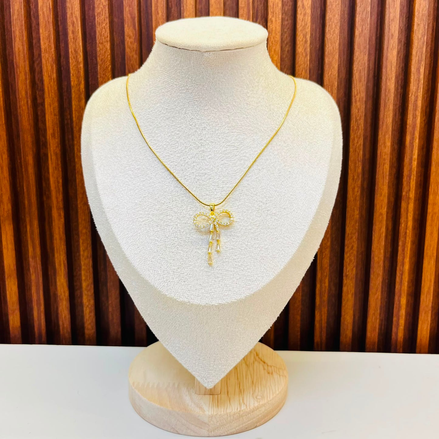 Elegant Spark Necklace