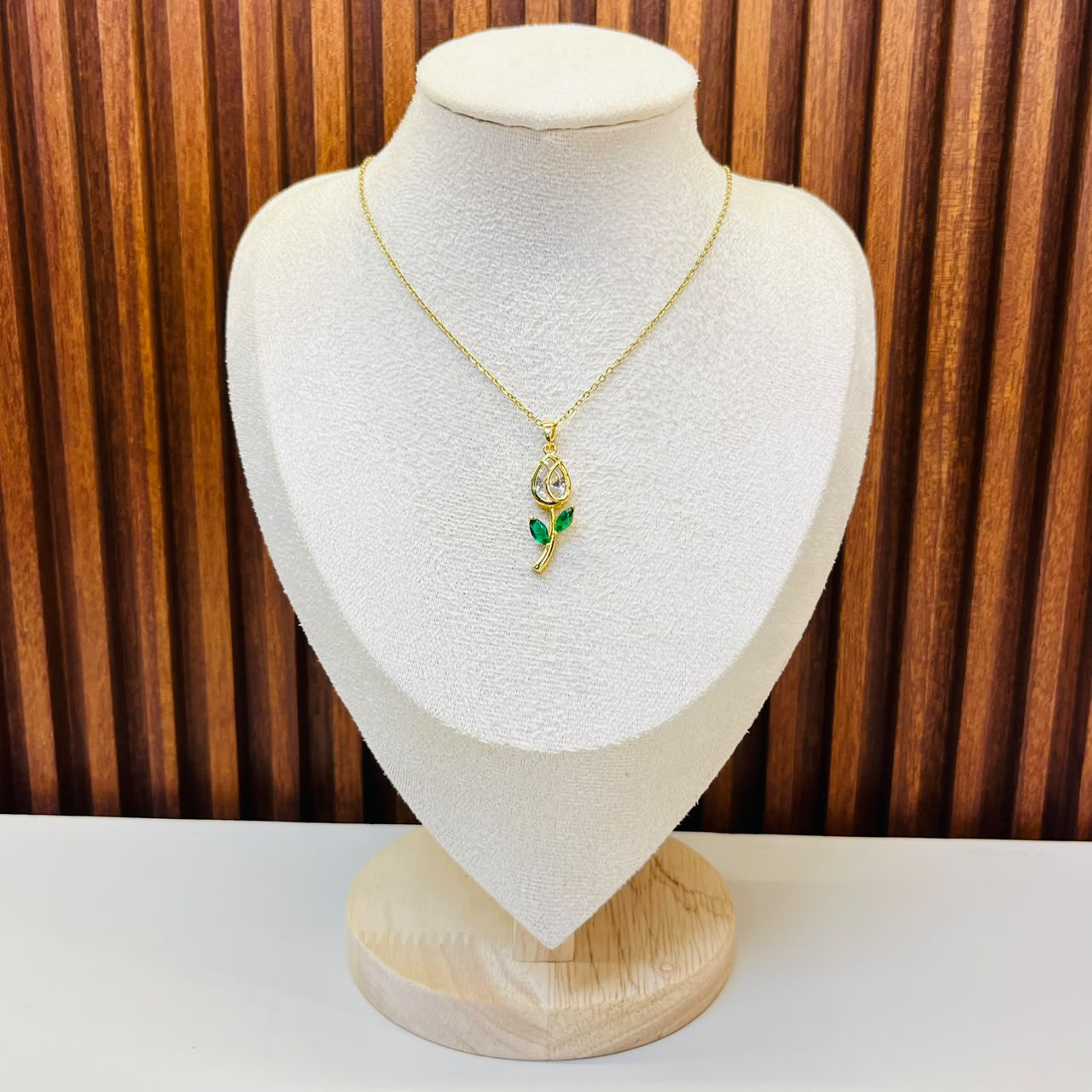 Sleek Gold Necklace