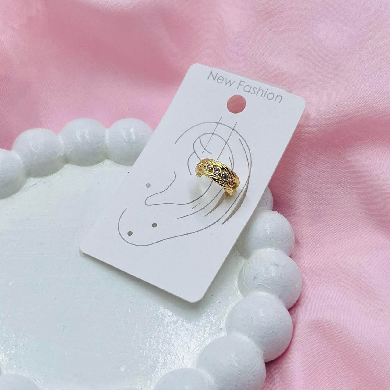 Glam Twist Ear Cuff Earring
