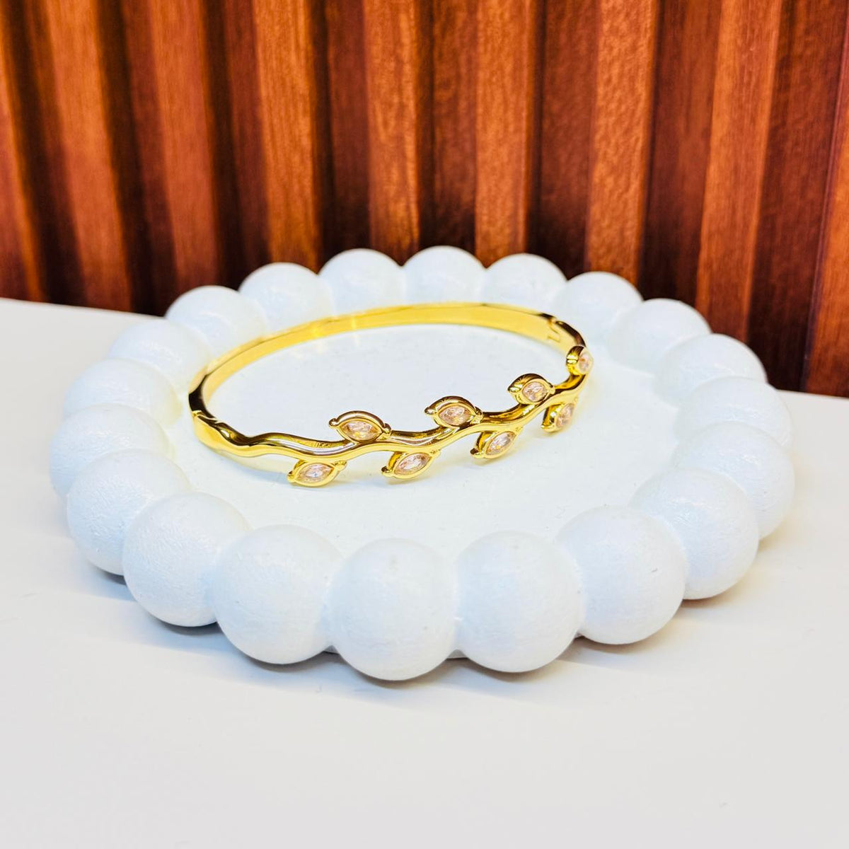 Elegant Glow  Bracelet